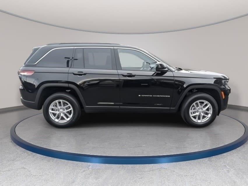 new 2025 Jeep Grand Cherokee car, priced at $33,570