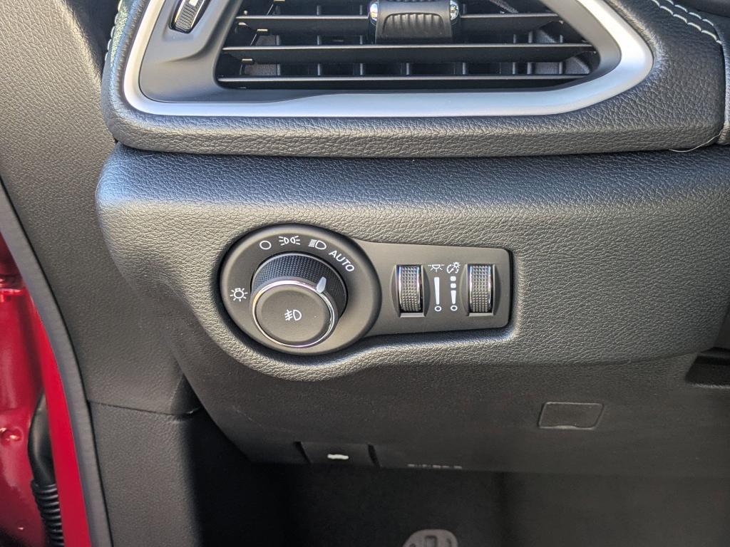 new 2026 Chrysler Pacifica car, priced at $47,785