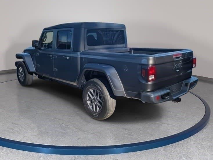 new 2026 Jeep Gladiator car, priced at $42,145