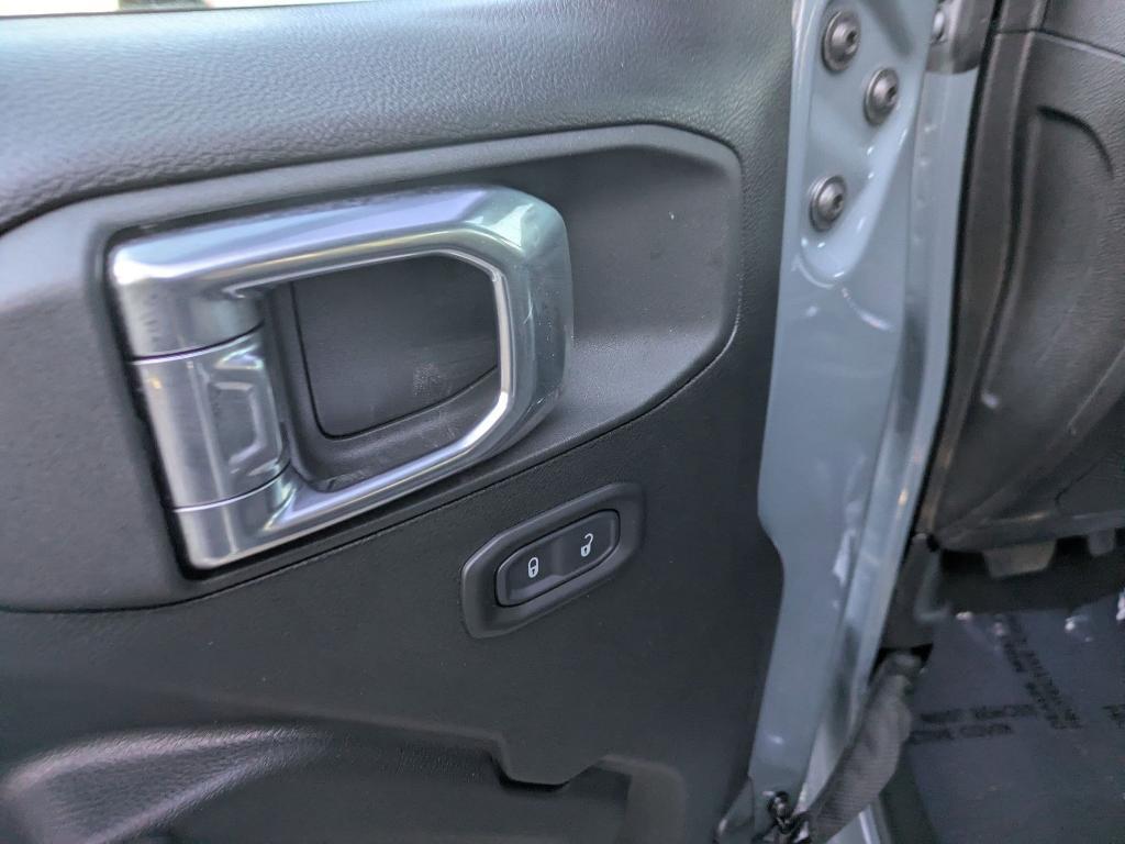 new 2026 Jeep Wrangler car, priced at $43,585