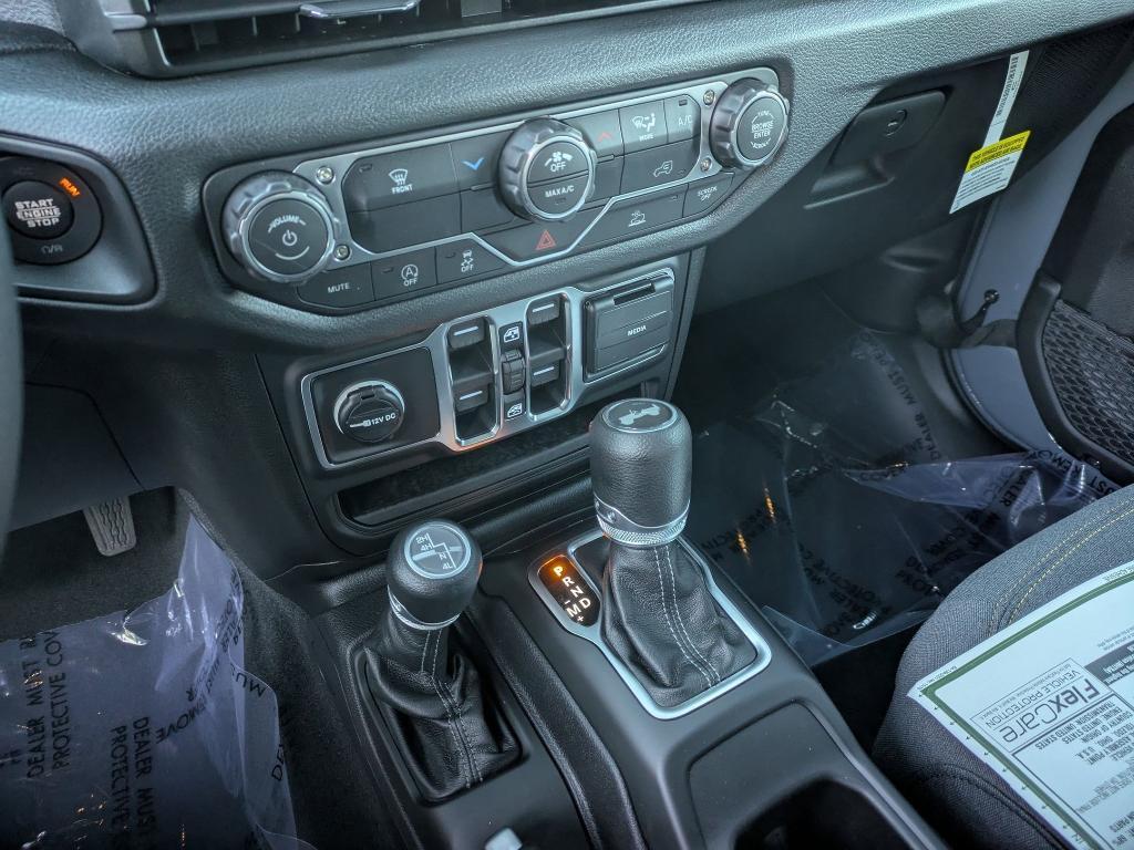 new 2026 Jeep Wrangler car, priced at $43,585