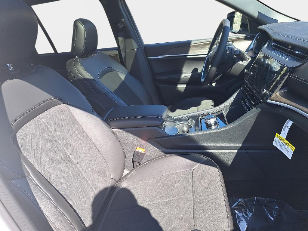 new 2026 Jeep Grand Cherokee car, priced at $43,560