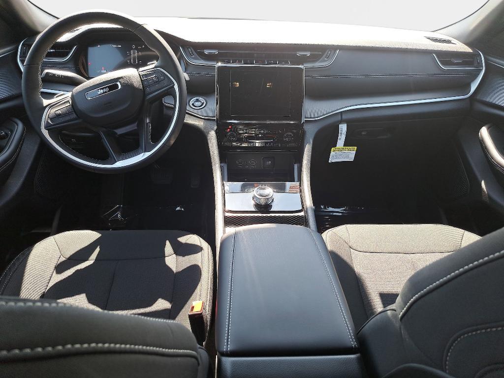 new 2026 Jeep Grand Cherokee car, priced at $41,076
