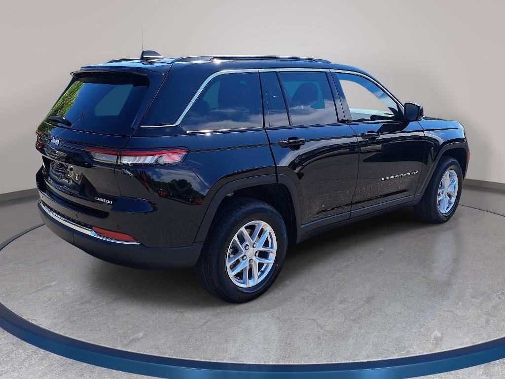 new 2026 Jeep Grand Cherokee car, priced at $41,076