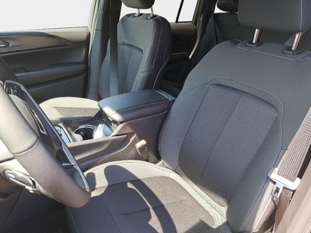 new 2026 Jeep Grand Cherokee car, priced at $41,076