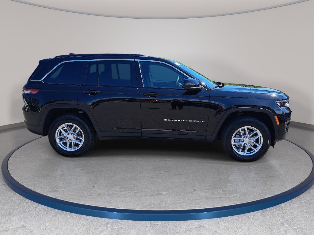 new 2026 Jeep Grand Cherokee car, priced at $41,076