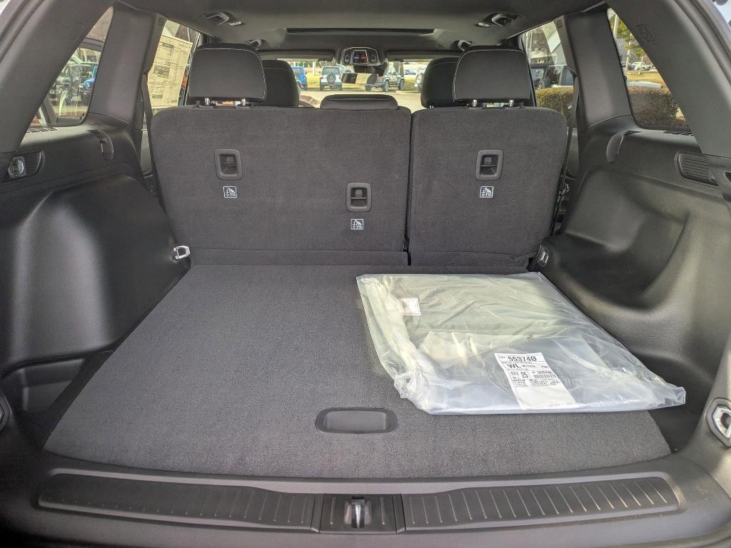 new 2025 Jeep Grand Cherokee car, priced at $40,380