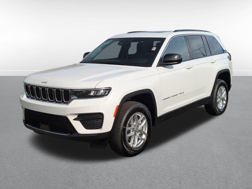 new 2025 Jeep Grand Cherokee car, priced at $40,380