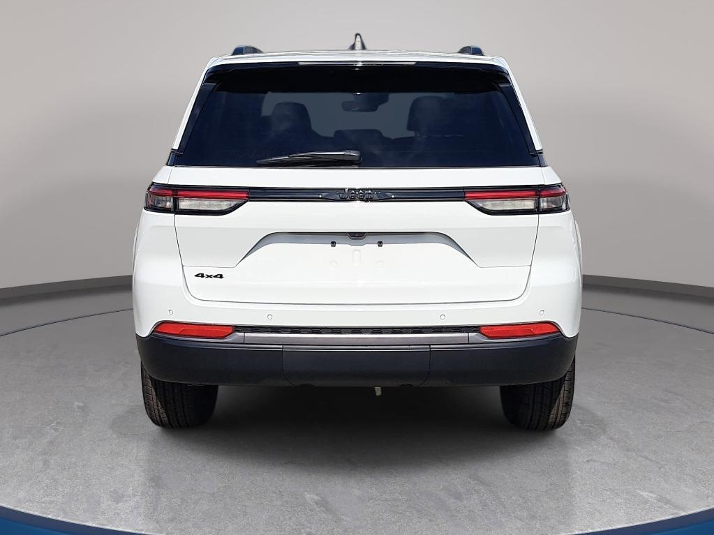 new 2026 Jeep Grand Cherokee car, priced at $43,560