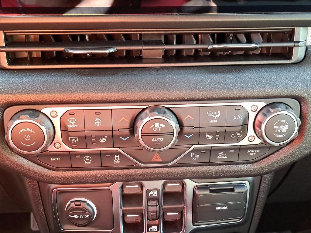 new 2026 Jeep Wrangler car, priced at $46,585