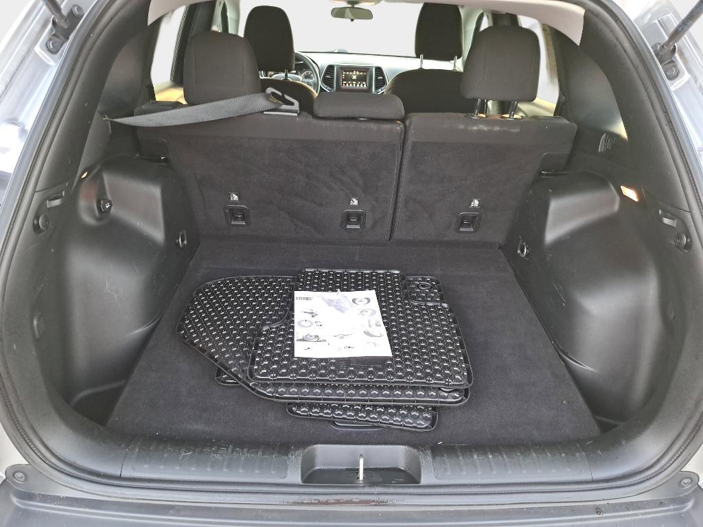 used 2019 Jeep Cherokee car, priced at $15,393