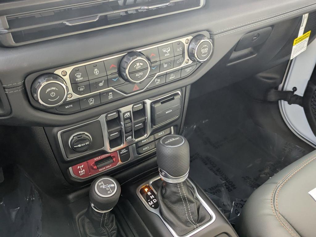 new 2026 Jeep Gladiator car, priced at $59,605