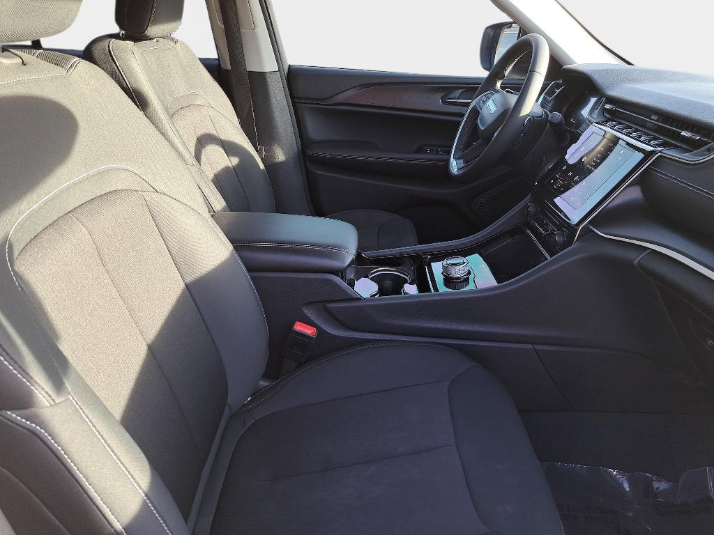 used 2023 Jeep Grand Cherokee car, priced at $28,097