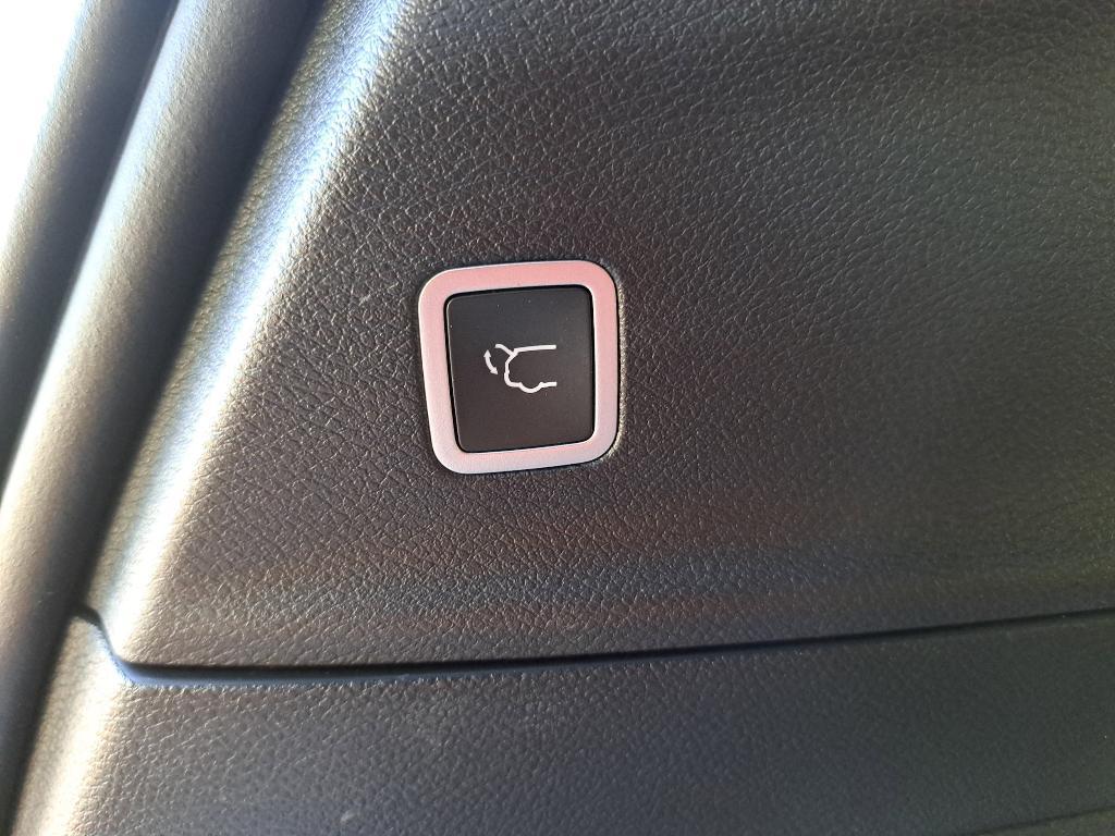 new 2026 Chrysler Pacifica car, priced at $56,074