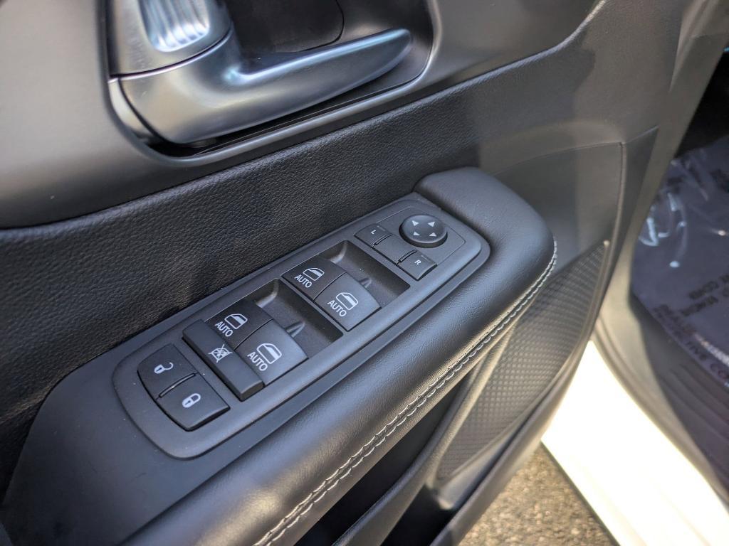 new 2026 Chrysler Pacifica car, priced at $46,165