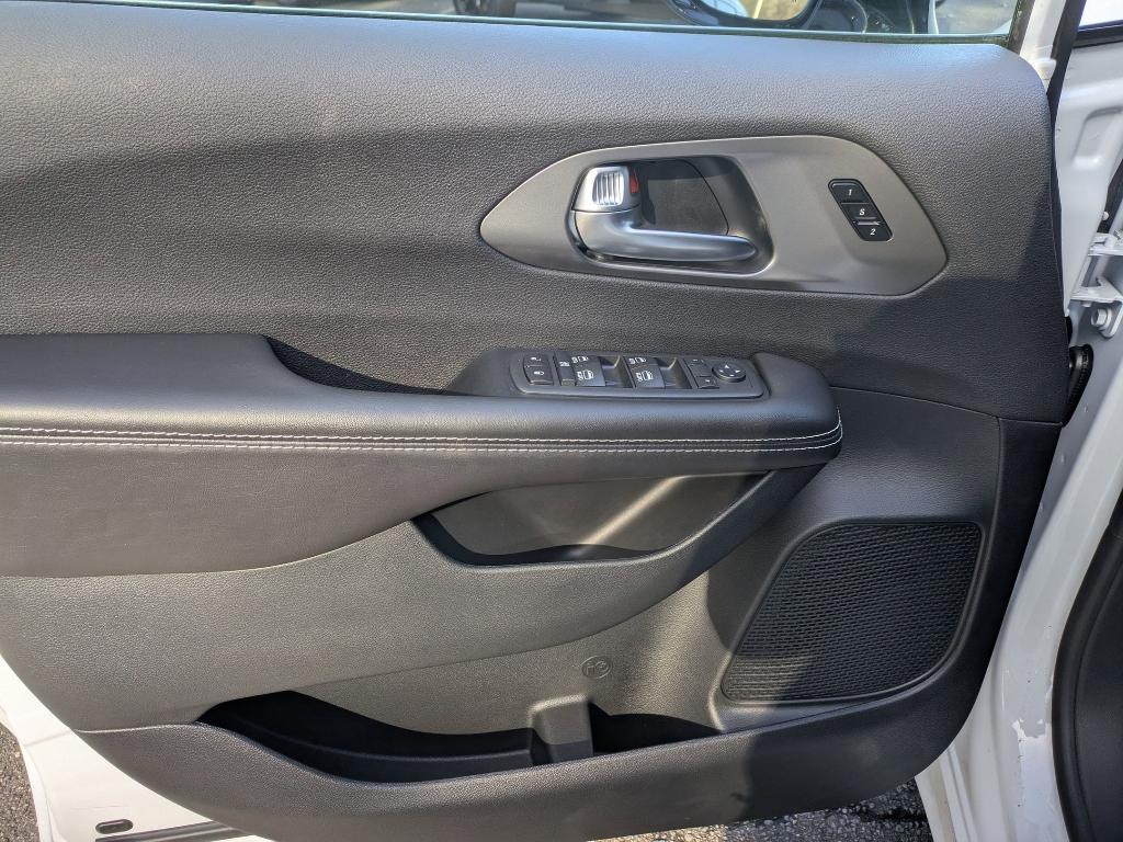 new 2026 Chrysler Pacifica car, priced at $46,165