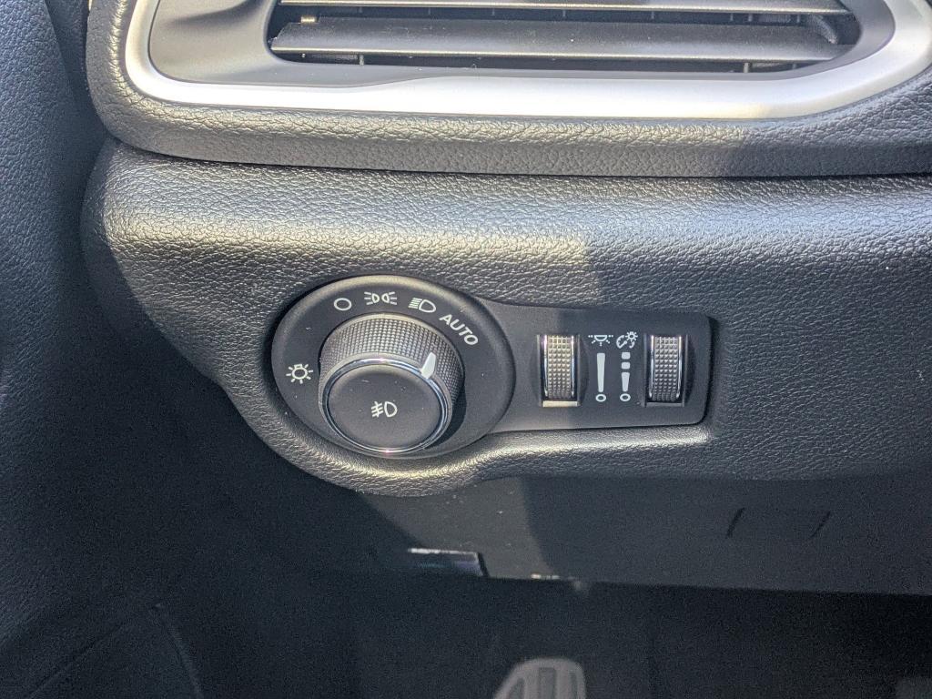 new 2026 Chrysler Pacifica car, priced at $46,165