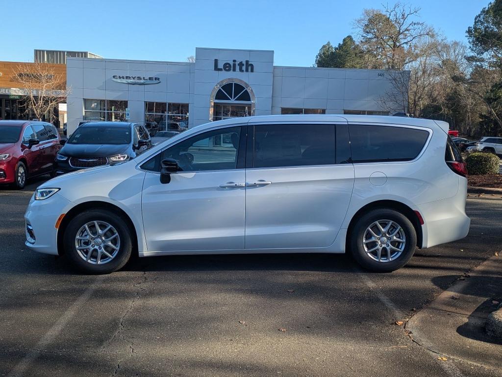 new 2026 Chrysler Pacifica car, priced at $46,165