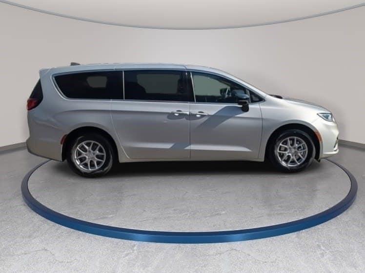 new 2026 Chrysler Pacifica car, priced at $39,631