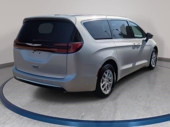 new 2026 Chrysler Pacifica car, priced at $39,631