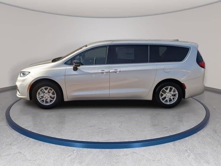 new 2026 Chrysler Pacifica car, priced at $39,631