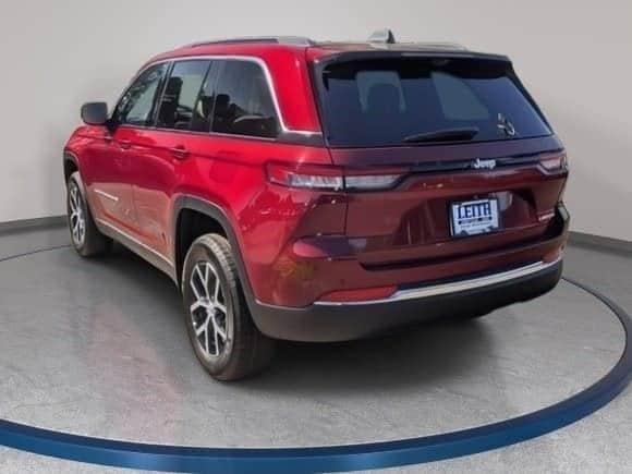 new 2025 Jeep Grand Cherokee car, priced at $43,822