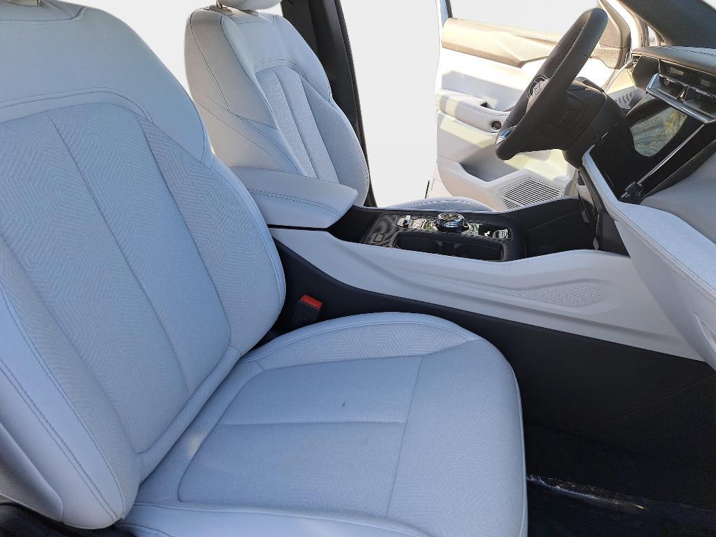 new 2026 Jeep Cherokee car, priced at $39,220