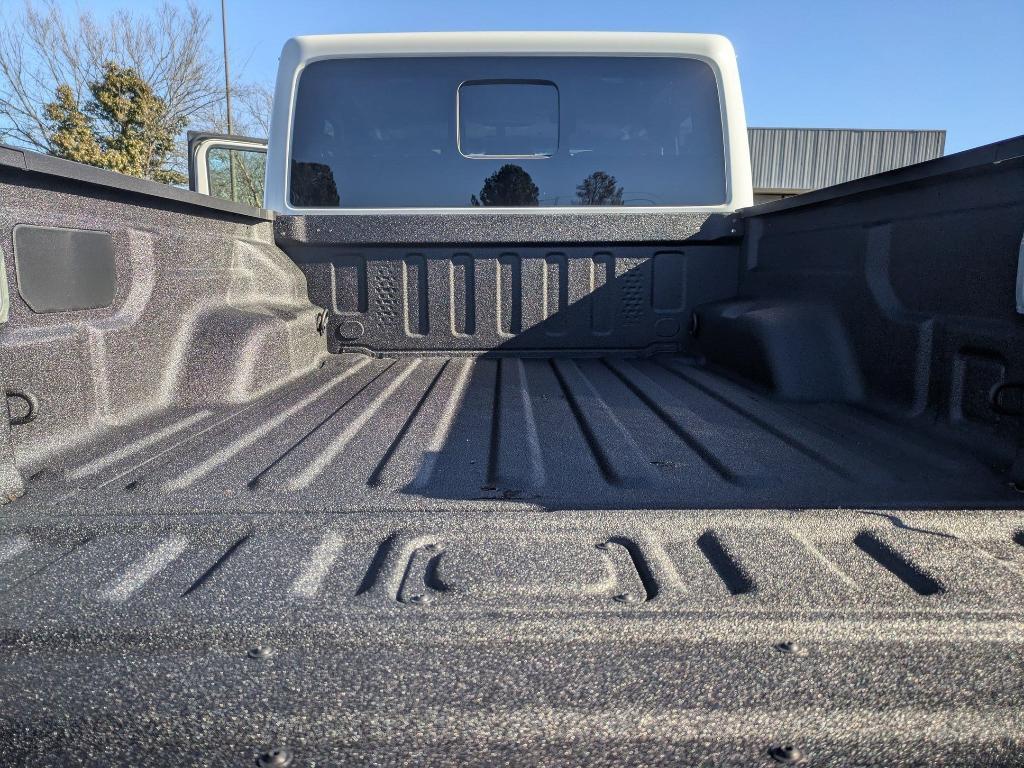 new 2026 Jeep Gladiator car, priced at $59,825