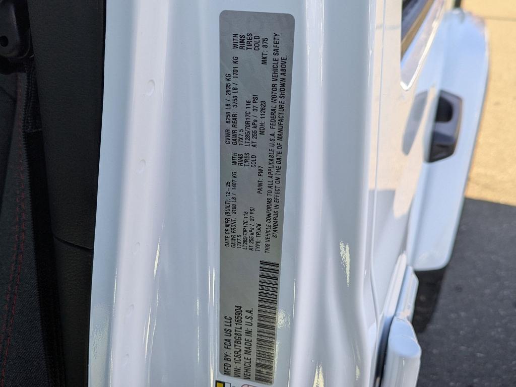 new 2026 Jeep Gladiator car, priced at $59,825