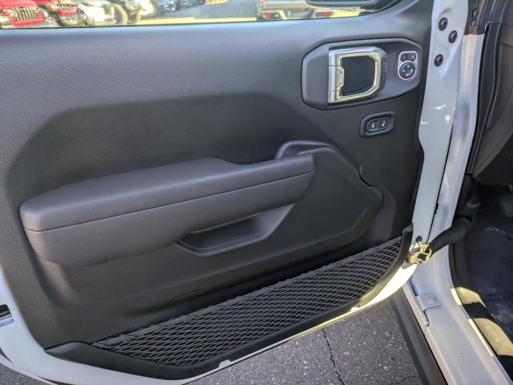 new 2026 Jeep Gladiator car, priced at $59,825