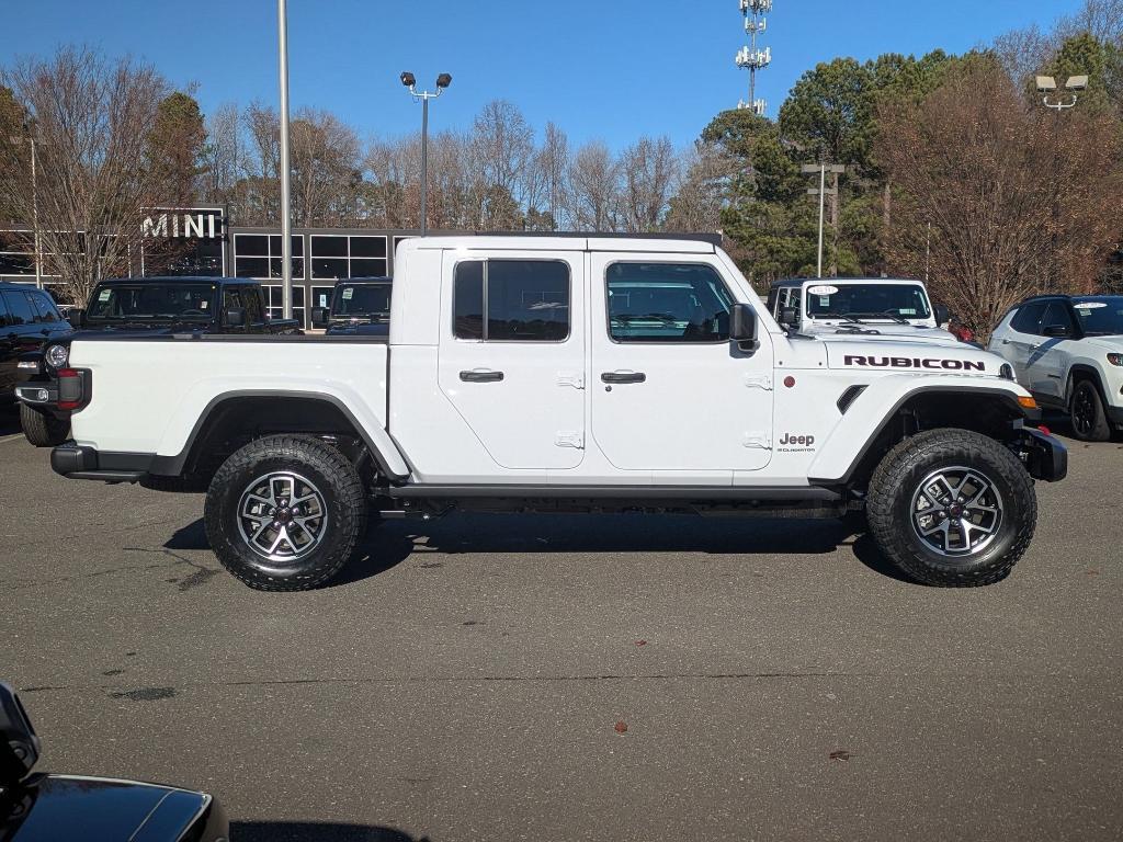 new 2026 Jeep Gladiator car, priced at $59,825