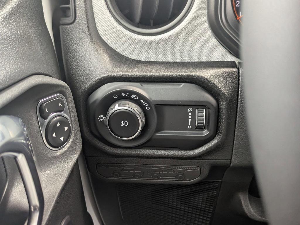 new 2025 Jeep Wrangler car, priced at $48,550