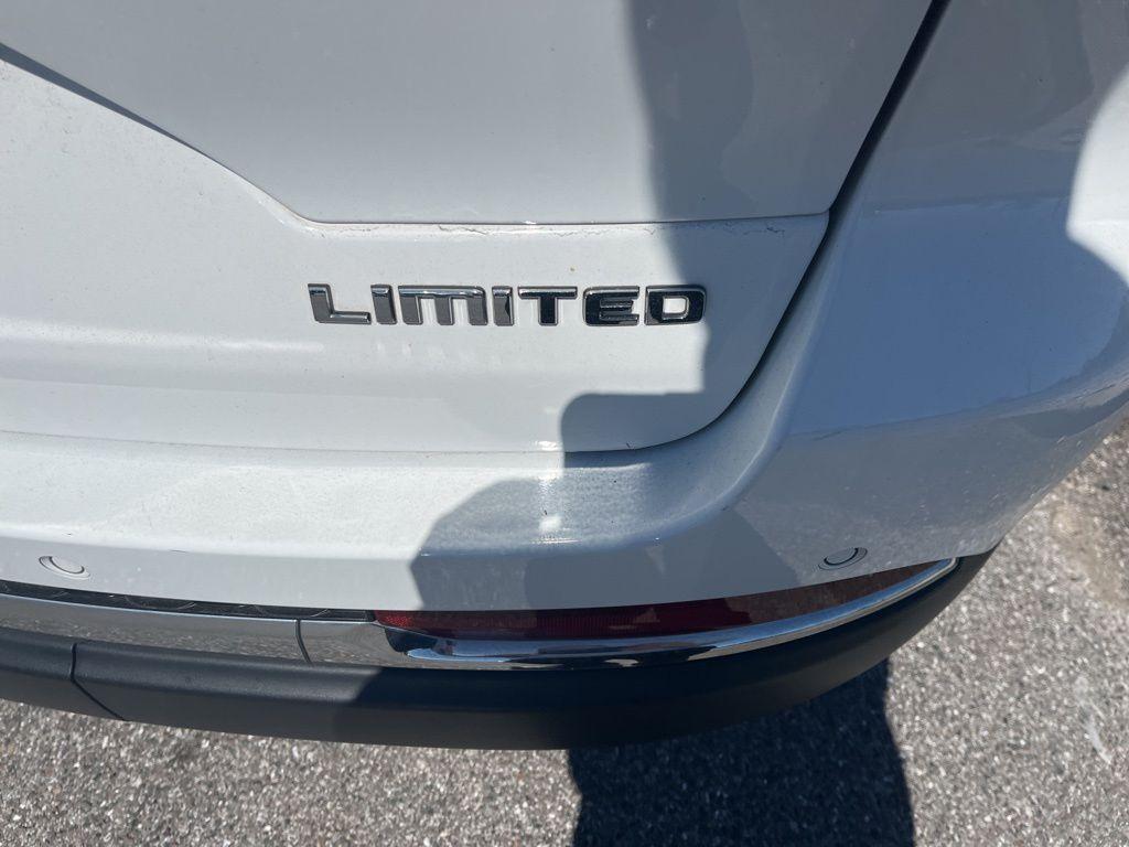 used 2023 Jeep Grand Cherokee car, priced at $29,599