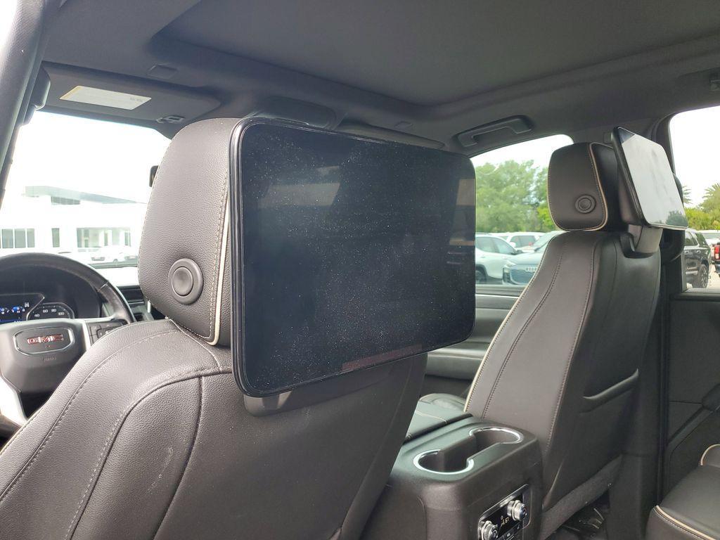 used 2021 GMC Yukon car, priced at $37,896