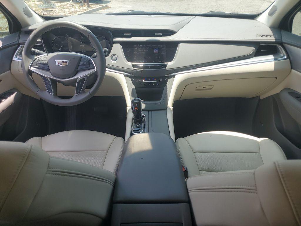 used 2021 Cadillac XT5 car, priced at $30,896