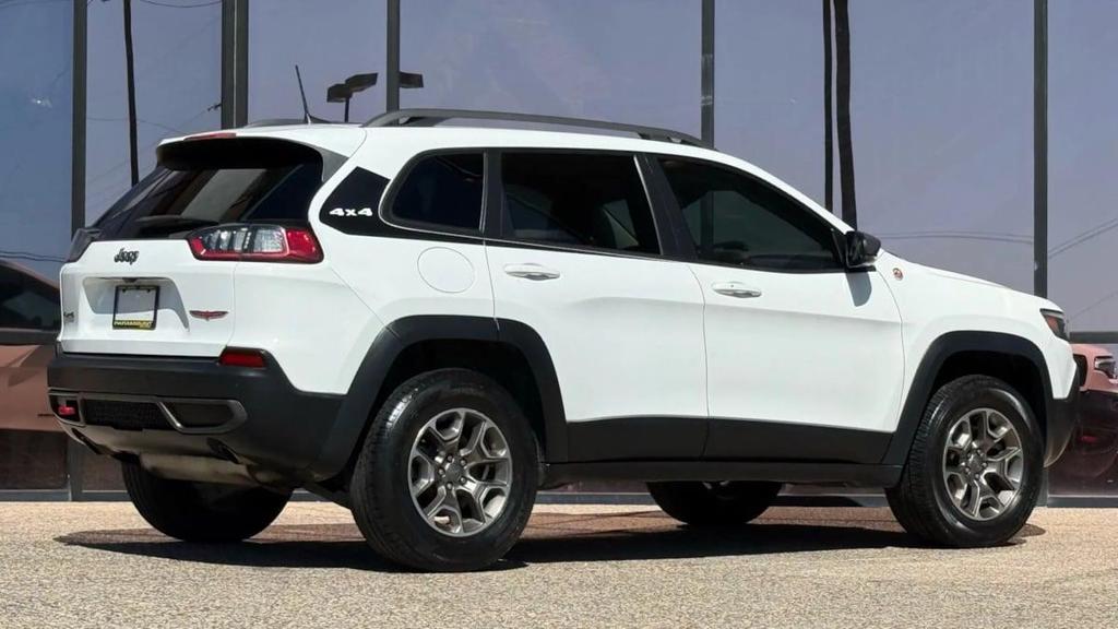used 2020 Jeep Cherokee car, priced at $15,990