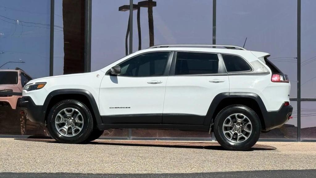 used 2020 Jeep Cherokee car, priced at $15,990