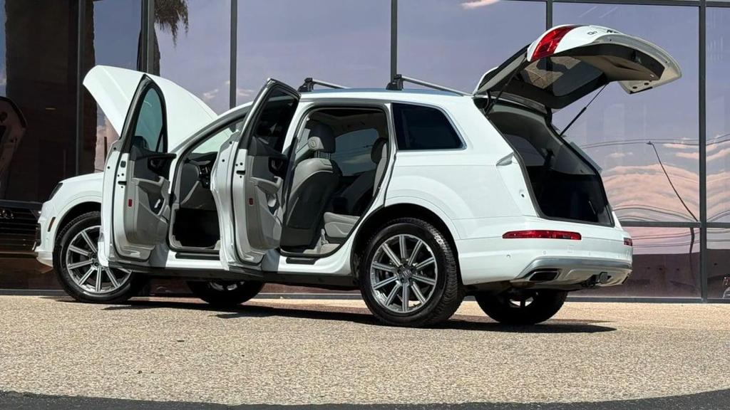used 2019 Audi Q7 car, priced at $19,990