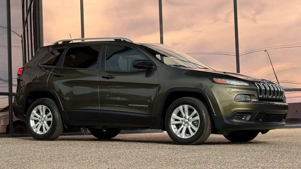used 2015 Jeep Cherokee car, priced at $8,990