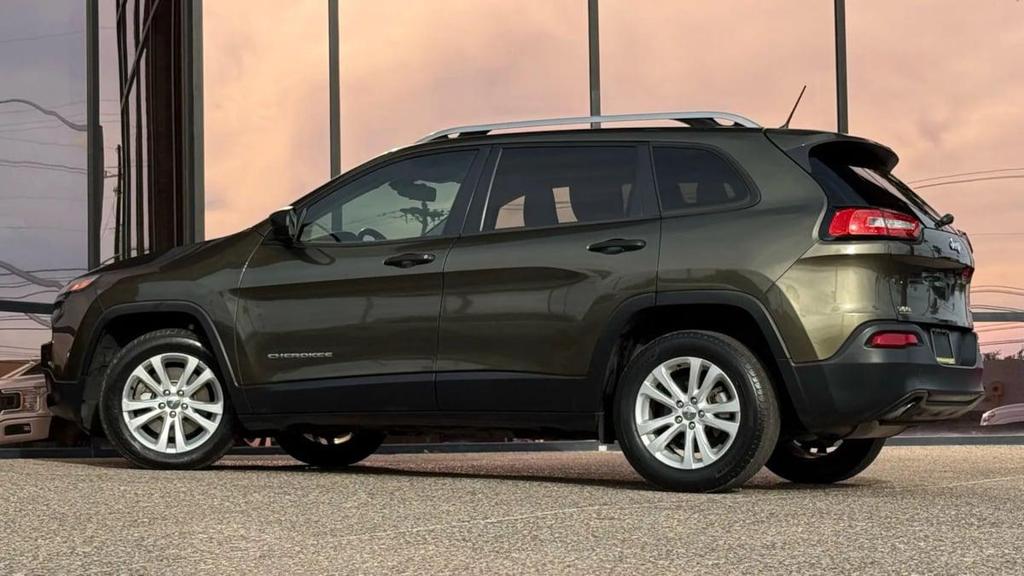 used 2015 Jeep Cherokee car, priced at $8,990