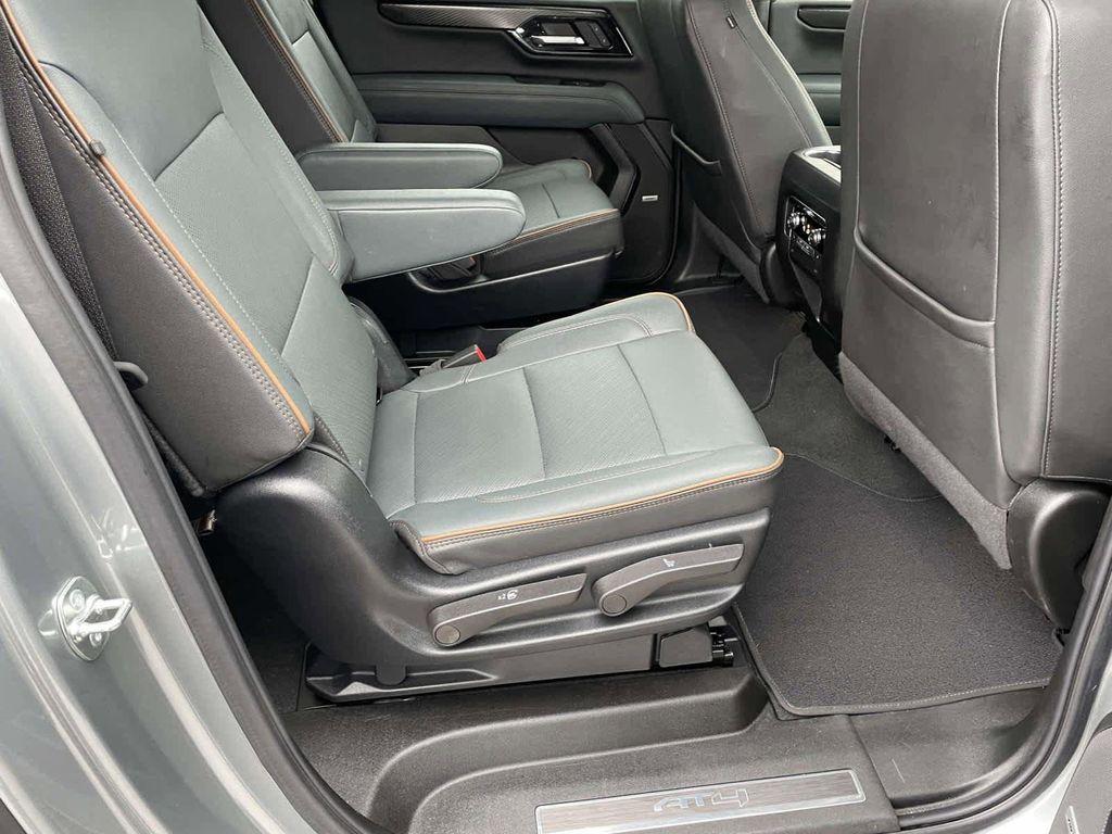 used 2025 GMC Yukon XL car, priced at $75,986