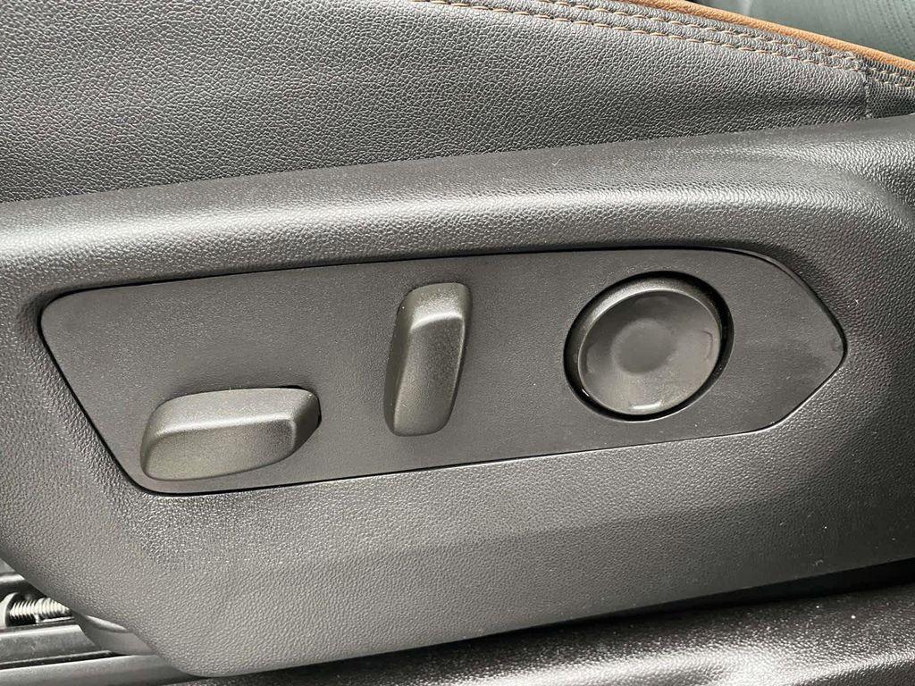 used 2025 GMC Yukon XL car, priced at $75,986