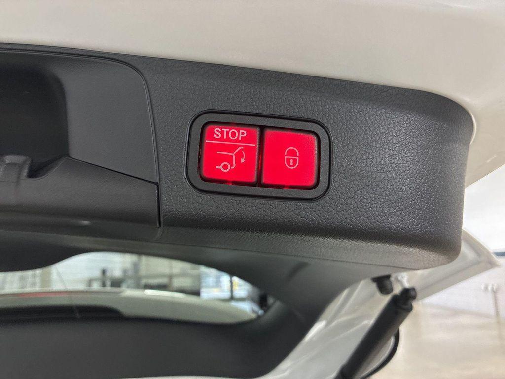 new 2026 Mercedes-Benz GLB 250 car, priced at $52,570