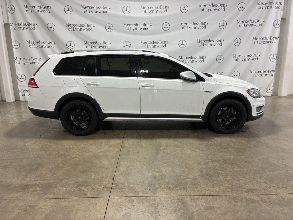 used 2019 Volkswagen Golf Alltrack car, priced at $24,998