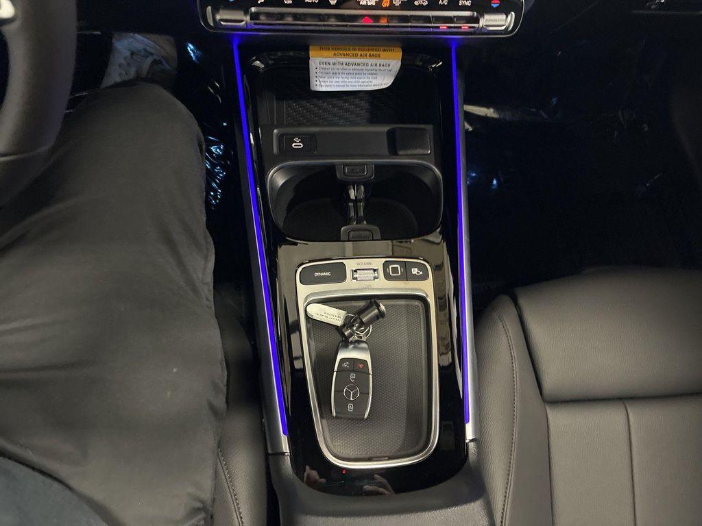 new 2025 Mercedes-Benz GLB 250 car, priced at $51,695