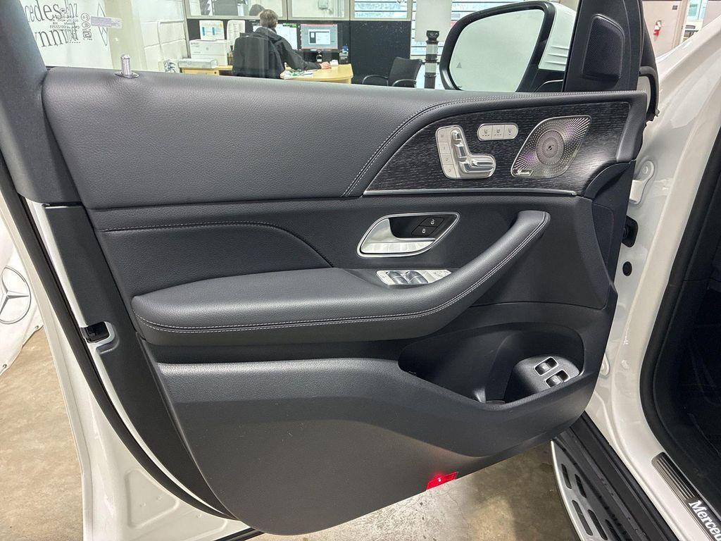 new 2026 Mercedes-Benz GLE 450e car, priced at $82,875