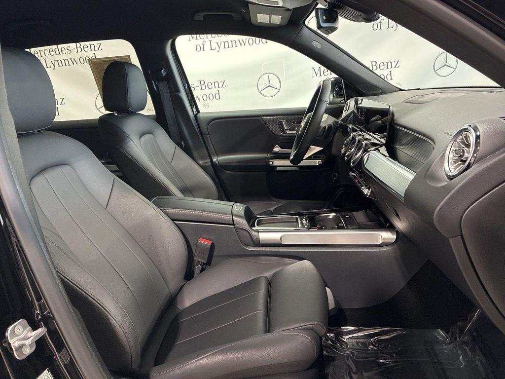 used 2025 Mercedes-Benz GLB 250 car, priced at $40,995