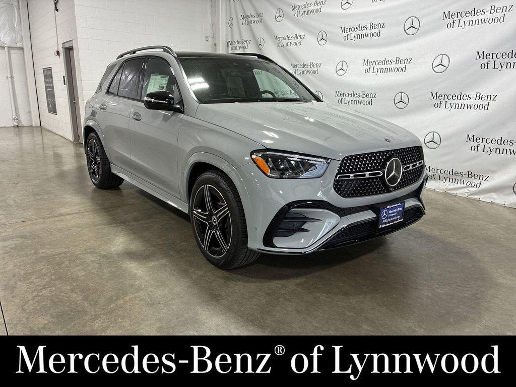 new 2025 Mercedes-Benz GLE 450 car, priced at $87,560