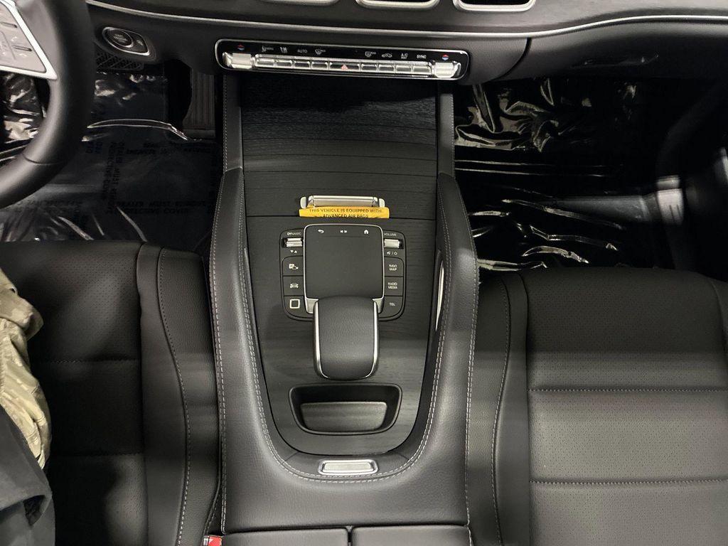 new 2025 Mercedes-Benz GLE 450 car, priced at $87,560