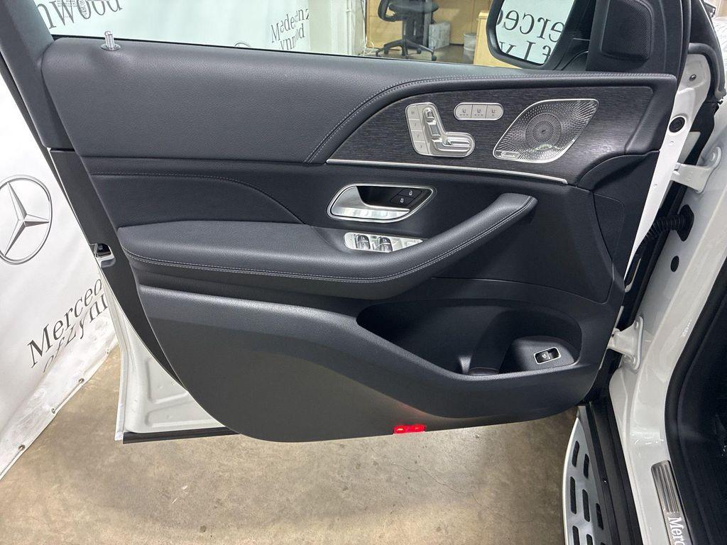 new 2026 Mercedes-Benz GLS 580 car, priced at $123,715